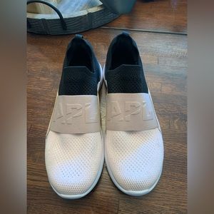 APL tech loom bliss womens size 10